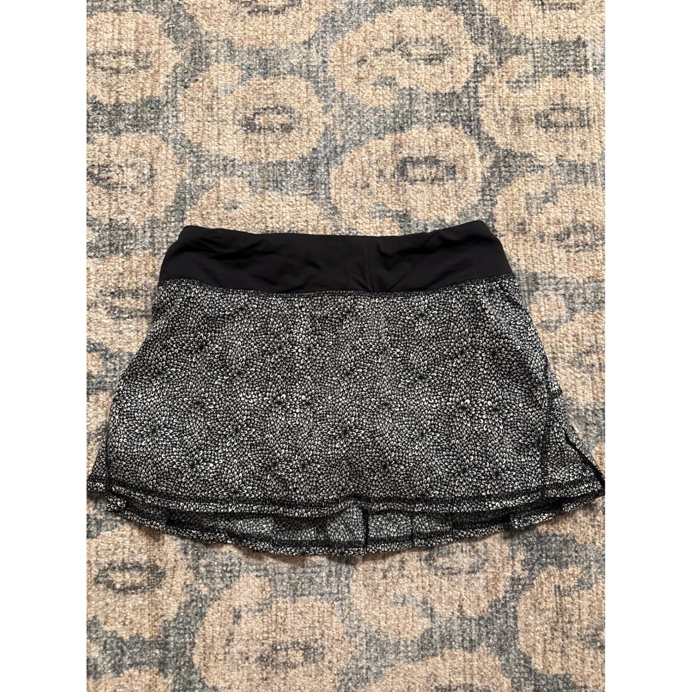 Lululemon Run Pace Setter Skirt Size 4‎ Excellent Condition